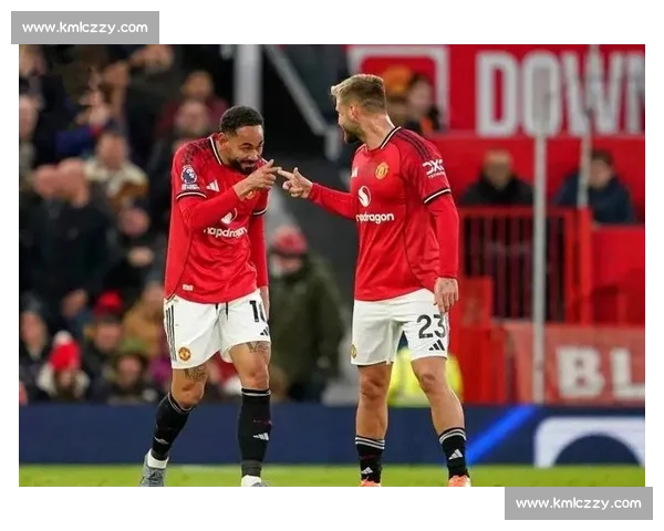 前曼联铁卫力荐双星:姆贝莫锋线利刃 + 库尼亚中场新核 前曼联铁卫力荐双星:姆贝莫锋线利刃 + 库尼亚中场新核