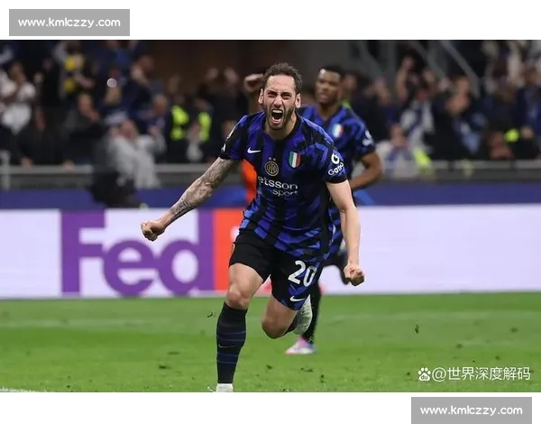 土媒：加拉塔萨雷暂停恰尔汗奥卢谈判，转攻曼城中场 B 席