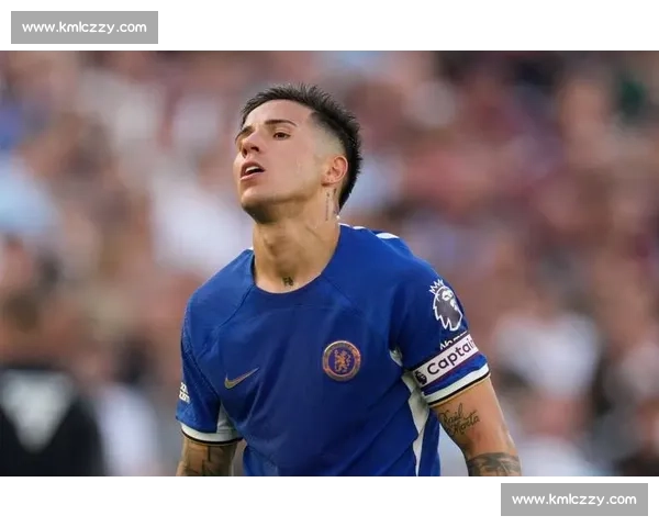 恩佐：切尔西中场指挥官，双料王引领攻防新高度